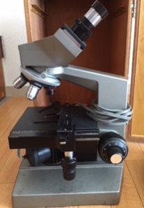 顕微鏡 本体横撮影